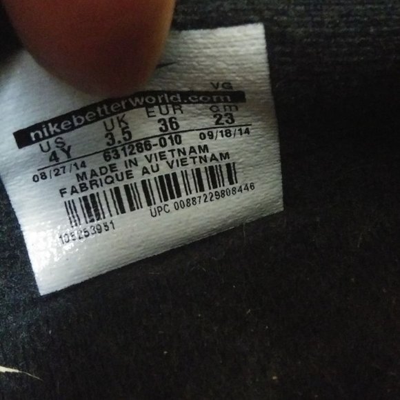 CLEARANCE SALE ; 5 shoes for 75 - Picture 3 of 7